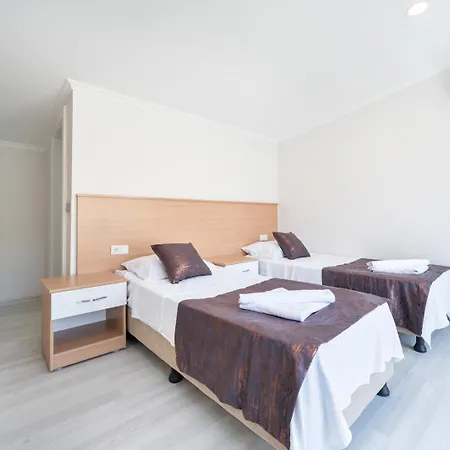 ヴィラ Turk フェティエ